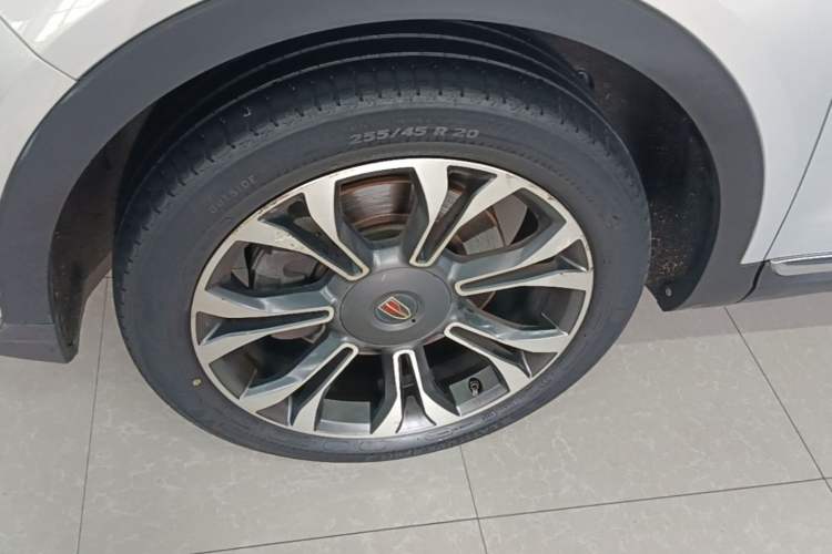 Used Hongqi HS5 2019 2.0T Smart Connect Flagship All-Wheel-Drive Version Left Front Wheel Hub