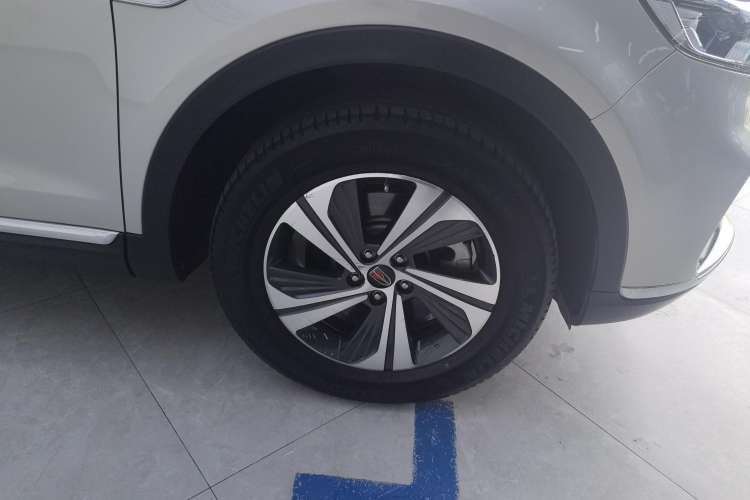 Used Hongqi HS5 2019 2.0T Smart Connect Flagship Edition Left Rear Wheel Hub