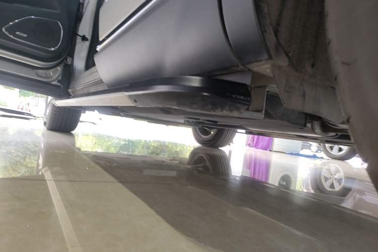 Used Hongqi HS5 2019 2.0T Smart Connect Flagship Edition Left Side Sill