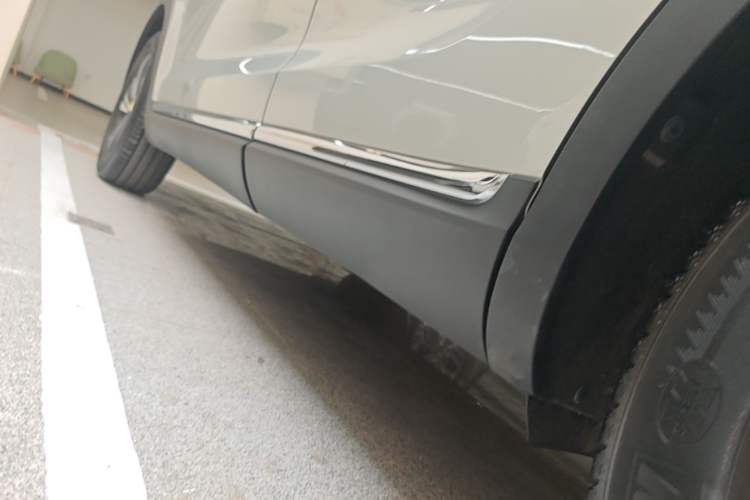 Used Hongqi HS5 2019 2.0T Smart Connect Flagship Edition Left Side Sill