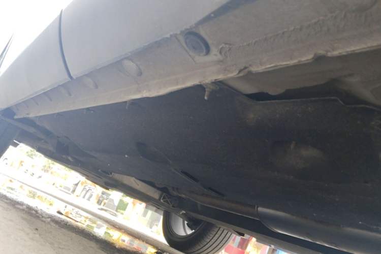 Used Hongqi HS5 2019 2.0T Smart Connect Flagship All-Wheel-Drive Version Left Side Sill