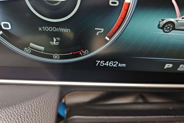 Used Hongqi HS5 2019 2.0T Smart Connect Flagship All-Wheel-Drive Version Odometer Close Up