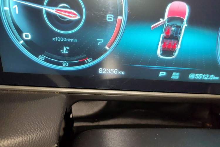 Used Hongqi HS5 2019 2.0T Smart Connect Flagship Edition Odometer Close Up