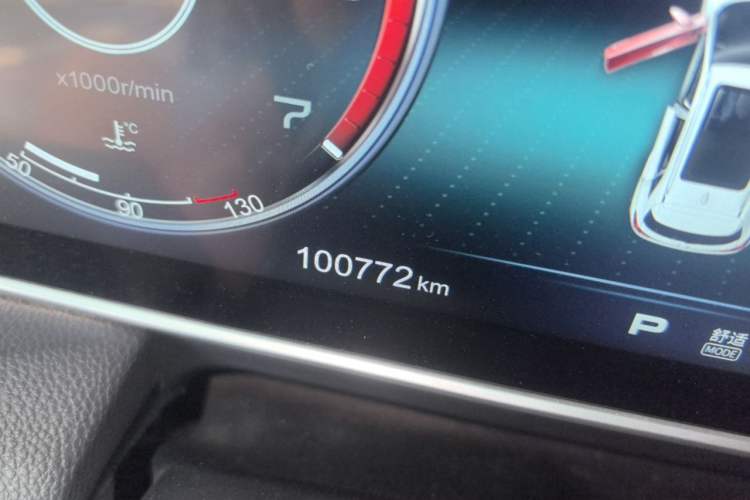 Used Hongqi HS5 2019 2.0T Smart Connect Flagship All-Wheel-Drive Version Odometer Close Up