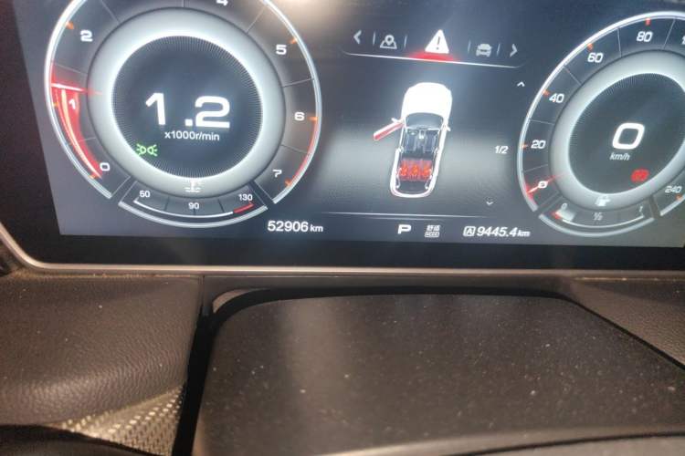 Used Hongqi HS5 2019 2.0T Smart Connect Flagship Edition Odometer Close Up
