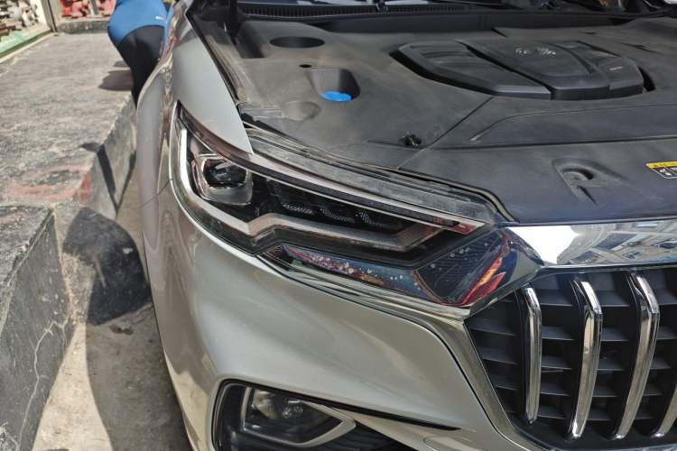 Used Hongqi HS5 2019 2.0T Smart Connect Flagship All-Wheel-Drive Version Right Front Headlight