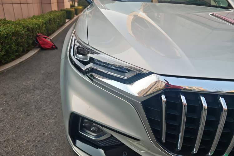 Used Hongqi HS5 2019 2.0T Smart Connect Flagship All-Wheel-Drive Version Right Front Headlight