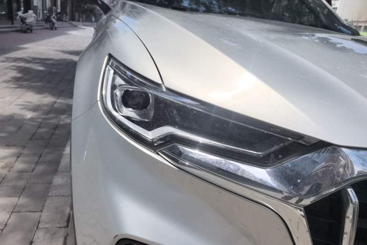 Used Hongqi HS5 2019 2.0T Smart Connect Flagship All-Wheel-Drive Version Right Front Headlight