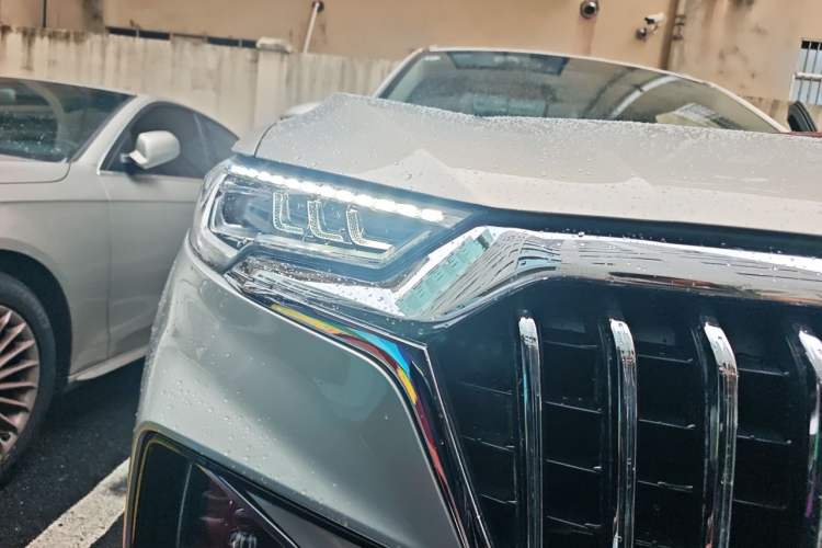 Used Hongqi HS5 2019 2.0T Smart Connect Flagship Edition Right Front Headlight