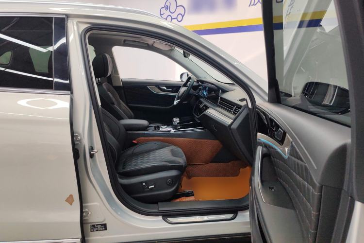 Used Hongqi HS5 2019 2.0T Smart Connect Flagship All-Wheel-Drive Version Right Front Seat