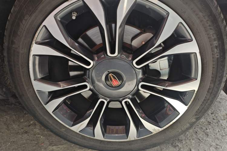 Used Hongqi HS5 2019 2.0T Smart Connect Flagship All-Wheel-Drive Version Right Front Wheel Hub