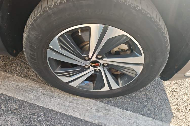 Used Hongqi HS5 2019 2.0T Smart Connect Flagship Edition Right Front Wheel Hub