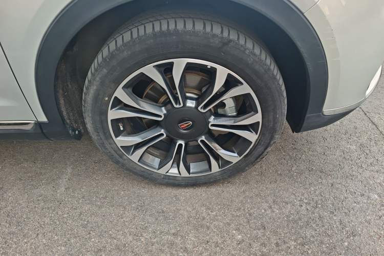 Used Hongqi HS5 2019 2.0T Smart Connect Flagship All-Wheel-Drive Version Right Front Wheel Hub