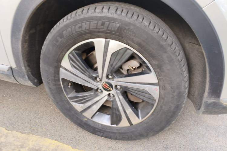 Used Hongqi HS5 2019 2.0T Smart Connect Flagship Edition Right Front Wheel Hub