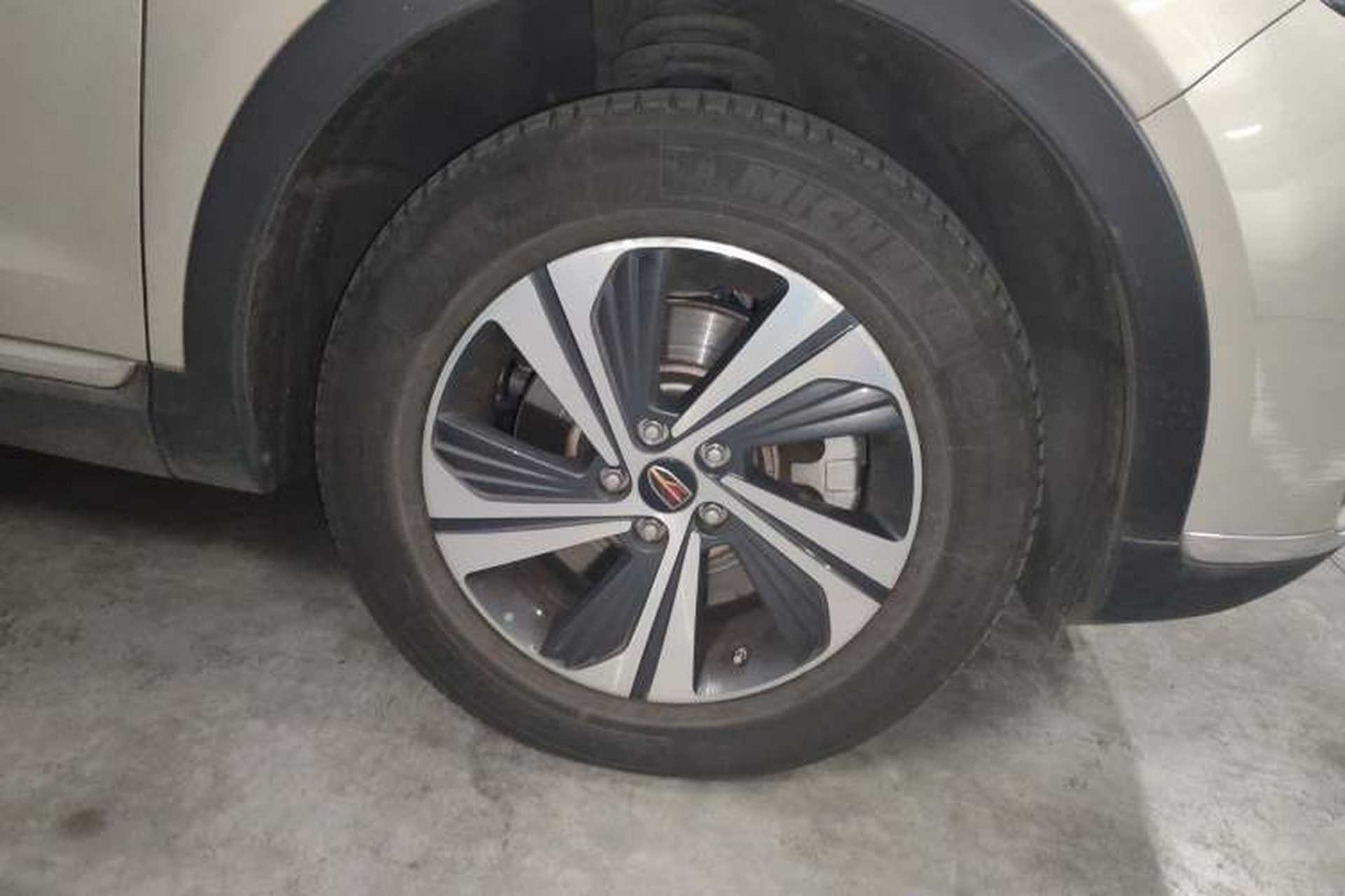 Used Hongqi HS5 2019 2.0T Smart Connect Flagship Edition Right Front Wheel Hub