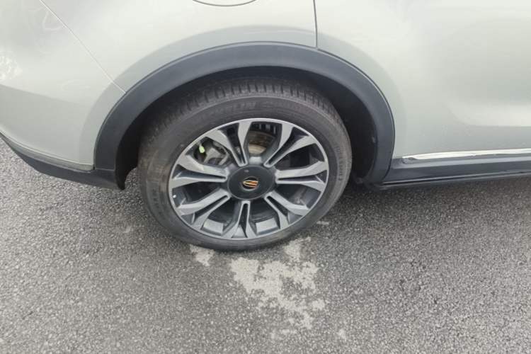 Used Hongqi HS5 2019 2.0T Smart Connect Flagship All-Wheel-Drive Version Right Rear Wheel Hub