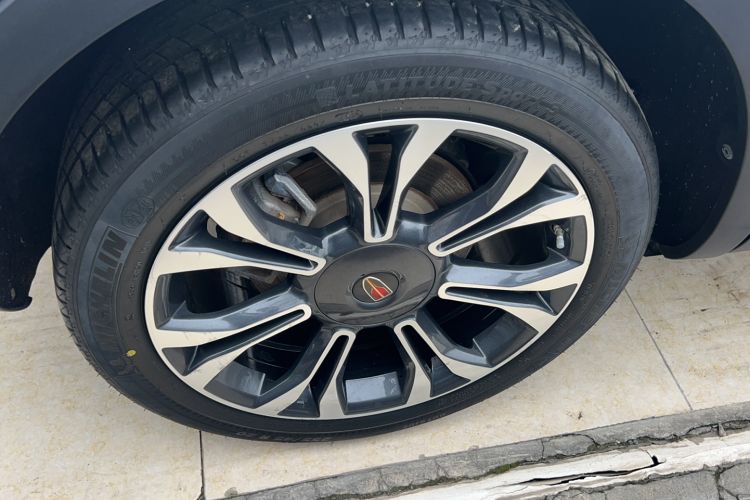 Used Hongqi HS5 2019 2.0T Smart Connect Flagship All-Wheel-Drive Version Right Rear Wheel Hub