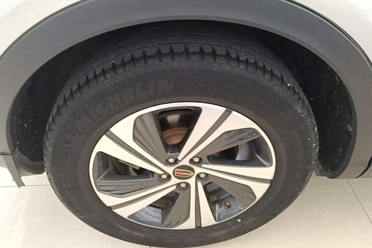 Used Hongqi HS5 2019 2.0T Smart Connect Flagship Edition Right Rear Wheel Hub