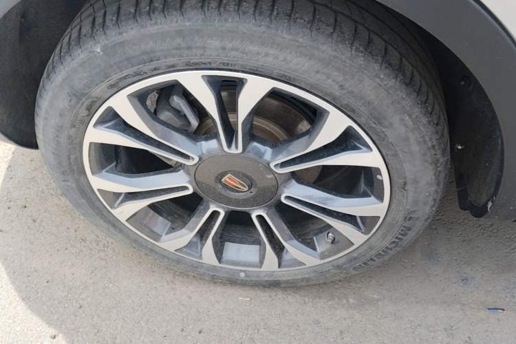 Used Hongqi HS5 2019 2.0T Smart Connect Flagship All-Wheel-Drive Version Right Rear Wheel Hub