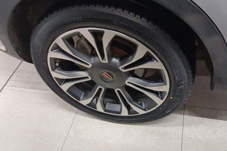 Used Hongqi HS5 2019 2.0T Smart Connect Flagship All-Wheel-Drive Version Right Rear Wheel Hub