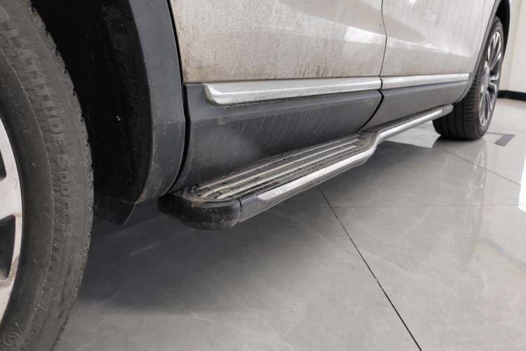 Used Hongqi HS5 2019 2.0T Smart Connect Flagship All-Wheel-Drive Version Right Side Sill