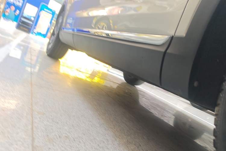 Used Hongqi HS5 2019 2.0T Smart Connect Flagship Edition Right Side Sill