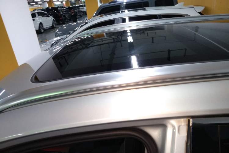 Used Hongqi HS5 2019 2.0T Smart Connect Flagship Edition Roof