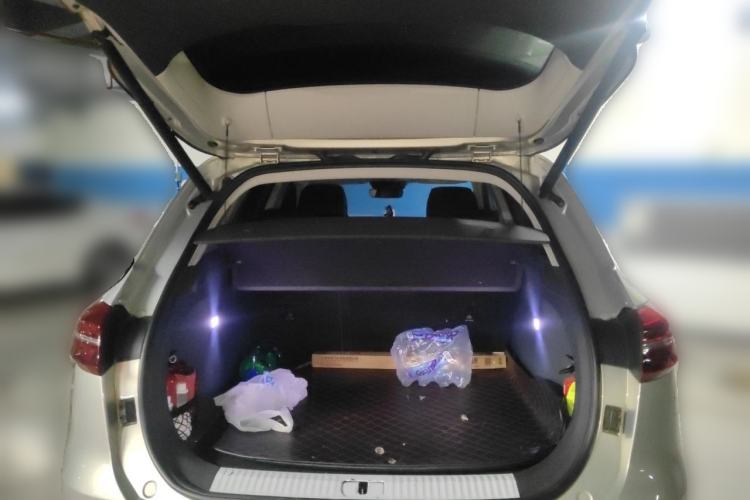 Used Hongqi HS5 2019 2.0T Smart Connect Flagship All-Wheel-Drive Version Trunk