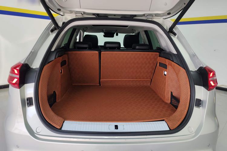 Used Hongqi HS5 2019 2.0T Smart Connect Flagship All-Wheel-Drive Version Trunk