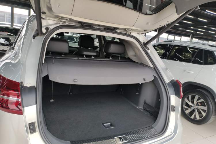 Used Hongqi HS5 2019 2.0T Smart Connect Flagship Edition Trunk
