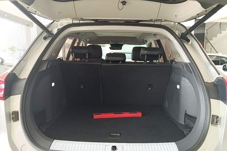 Used Hongqi HS5 2019 2.0T Smart Connect Flagship Edition Trunk