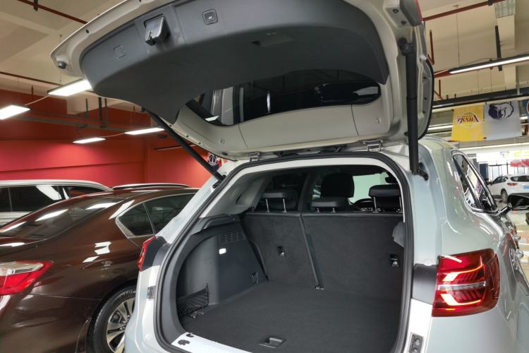 Used Hongqi HS5 2019 2.0T Smart Connect Flagship All-Wheel-Drive Version Trunk