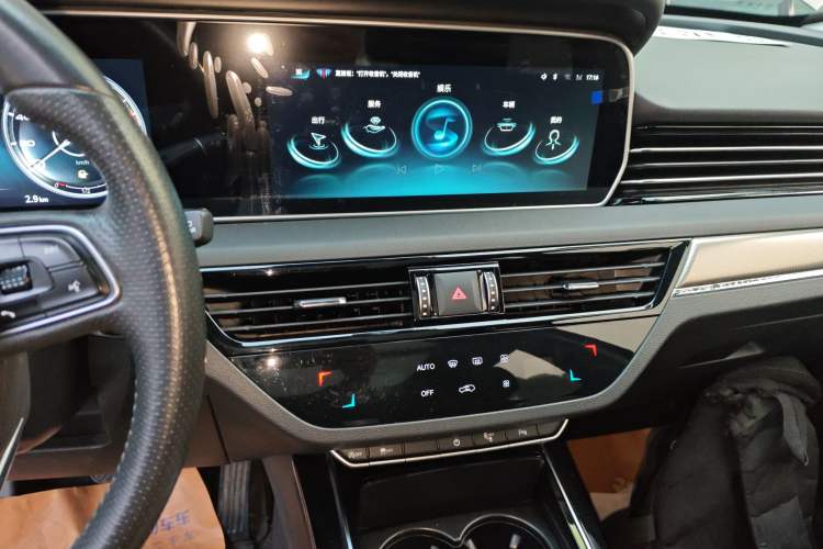Used Hongqi HS5 2022 Revised Version 2.0T Smart Connect Flagship Edition Audio And AC Panel