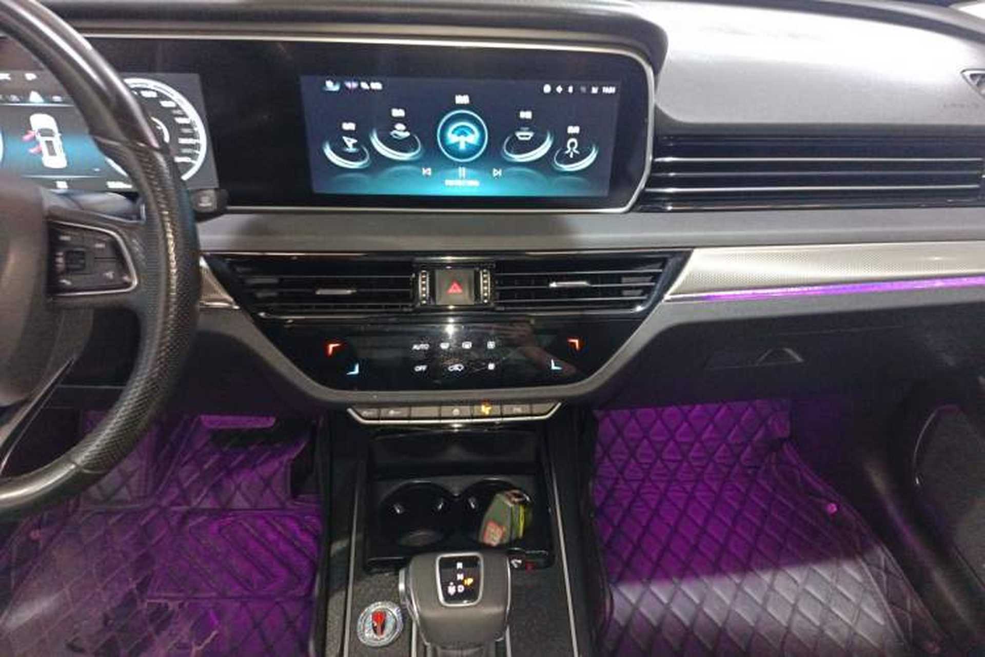 Used Hongqi HS5 2022 Revised Version 2.0T Smart Connect Flagship Edition Audio And AC Panel