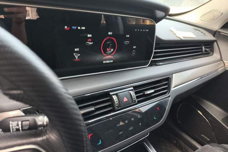 Used Hongqi HS5 2022 Revised Version 2.0T Smart Connect Flagship Edition Audio And AC Panel
