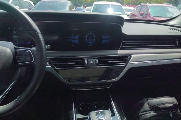Used Hongqi HS5 2022 Revised Version 2.0T Smart Connect Flagship Edition Audio And AC Panel
