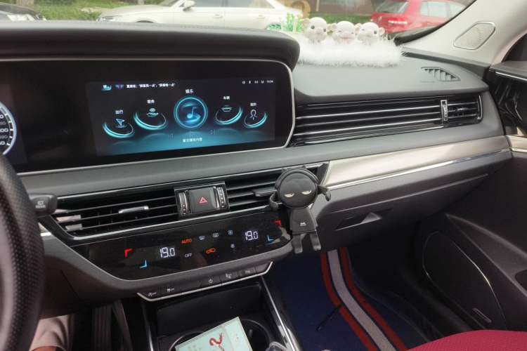 Used Hongqi HS5 2022 Revised Version 2.0T Smart Connect Flagship Edition Audio And AC Panel