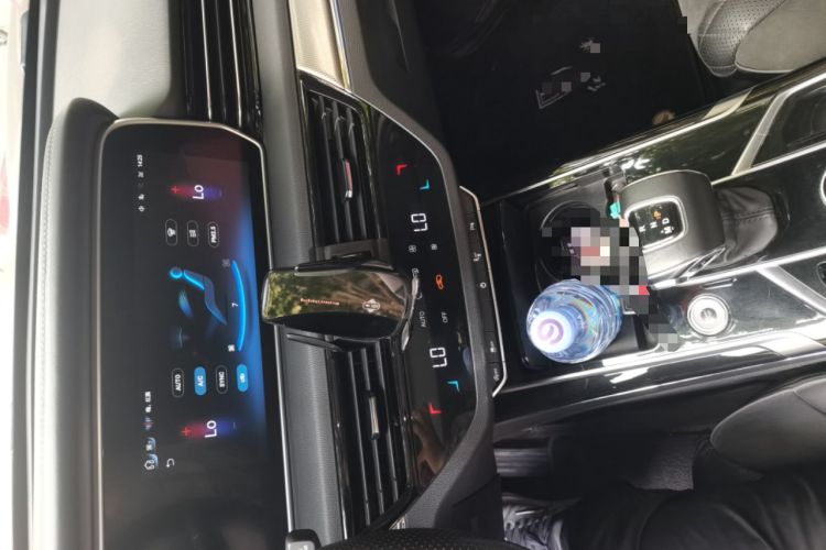 Used Hongqi HS5 2022 2.0T Smart Connect Flagship All-Wheel-Drive Version Audio And AC Panel