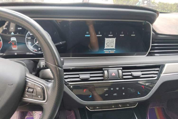Used Hongqi HS5 2022 2.0T Smart Connect Flagship All-Wheel-Drive Version Audio And AC Panel