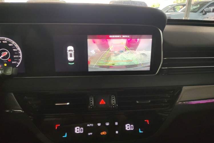 Used Hongqi HS5 2022 2.0T Smart Connect Flagship Enjoyment Purchase Edition Audio And AC Panel