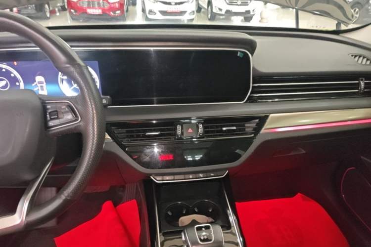 Used Hongqi HS5 2022 Revised Version 2.0T Smart Connect Flagship Edition Audio And AC Panel