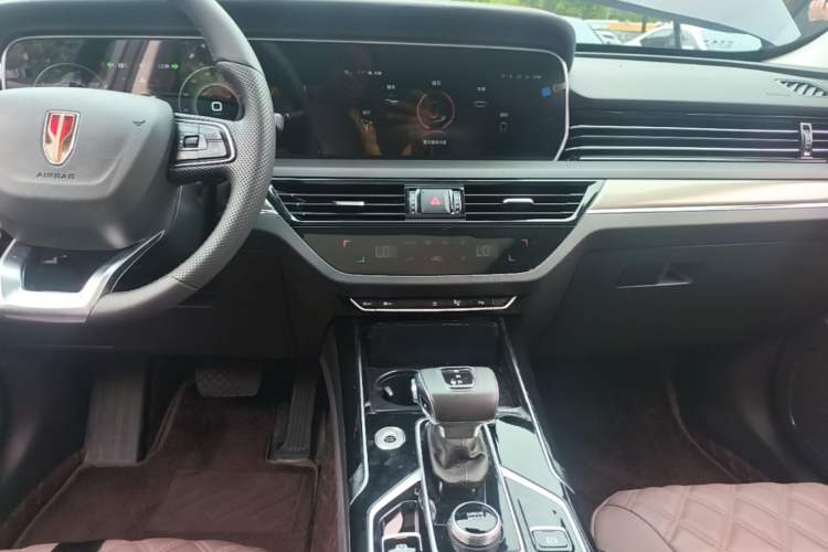 Used Hongqi HS5 2022 Revised Version 2.0T Smart Connect Flagship Edition Audio And AC Panel