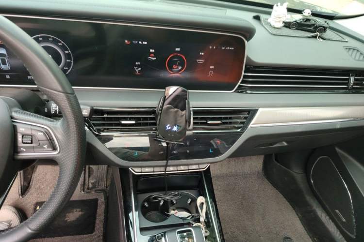 Used Hongqi HS5 2022 Revised Version 2.0T Smart Connect Flagship Edition Audio And AC Panel