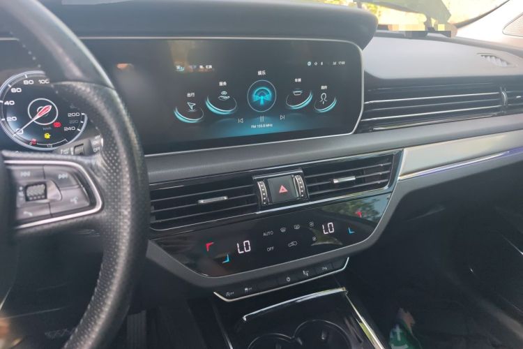 Used Hongqi HS5 2022 Facelifted Version 2.0T Smart Connect Flagship All-Wheel-Drive Edition Audio And AC Panel