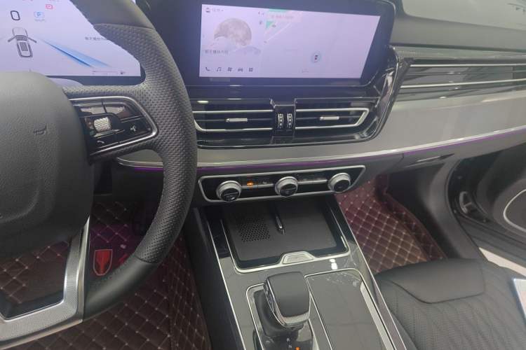 Used Hongqi HS5 2022 2.0T Smart Connect Flagship All-Wheel-Drive Version Audio And AC Panel