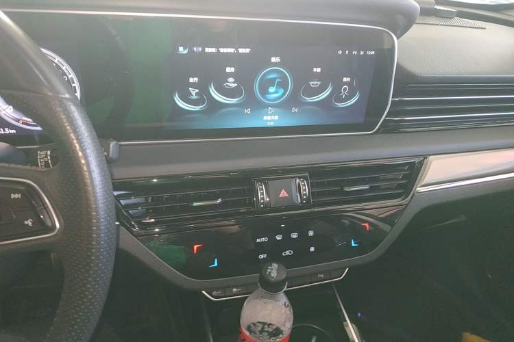 Used Hongqi HS5 2022 2.0T Smart Connect Flagship Enjoyment Purchase Edition Audio And AC Panel