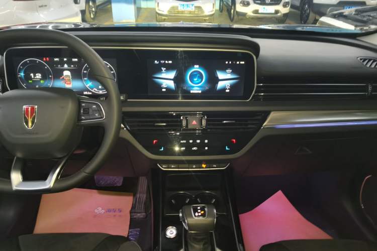 Used Hongqi HS5 2022 Revised Version 2.0T Smart Connect Flagship Edition Audio And AC Panel