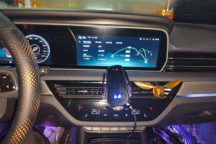 Used Hongqi HS5 2022 Facelifted Version 2.0T Smart Connect Flagship All-Wheel-Drive Edition Audio And AC Panel