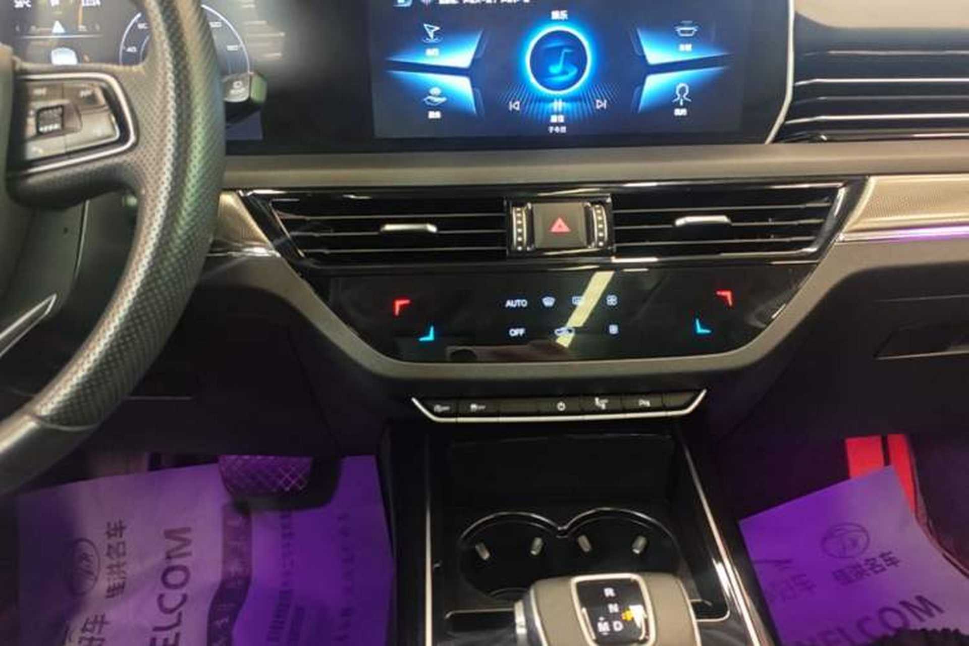Used Hongqi HS5 2022 Revised Version 2.0T Smart Connect Flagship Edition Audio And AC Panel