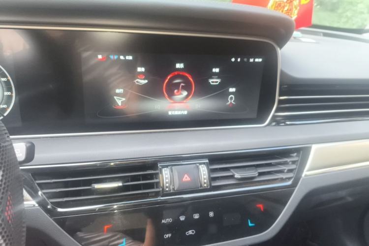 Used Hongqi HS5 2022 Revised Version 2.0T Smart Connect Flagship Edition Audio And AC Panel
